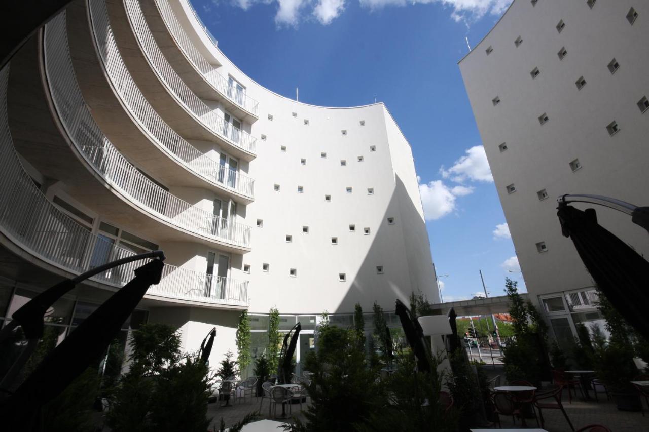Parizs Garden Apartments Debrecín Exteriér fotografie
